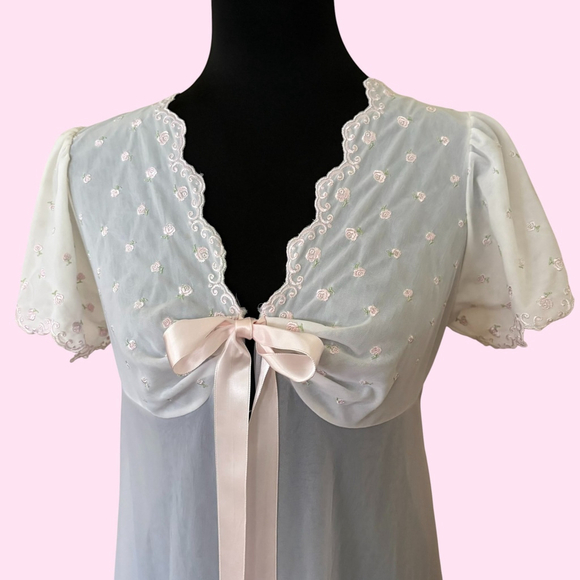 Vintage Lenora White Peignoir Embroidered Rose Size Small - Picture 6 of 14